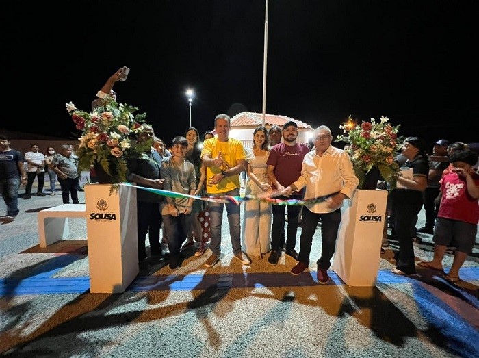 PROGRAMA VIVA PRAÇA: Prefeitura de Sousa inaugura praça no bairro Raquel Gadelha